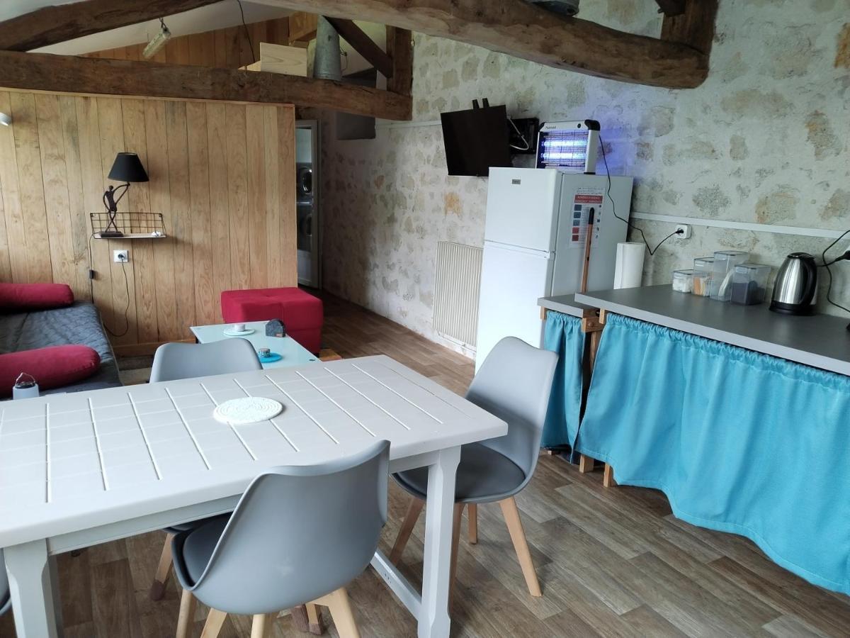 Chambre 2 A 4 Pers Gite Du Gardoir Boresse-et-Martron ภายนอก รูปภาพ