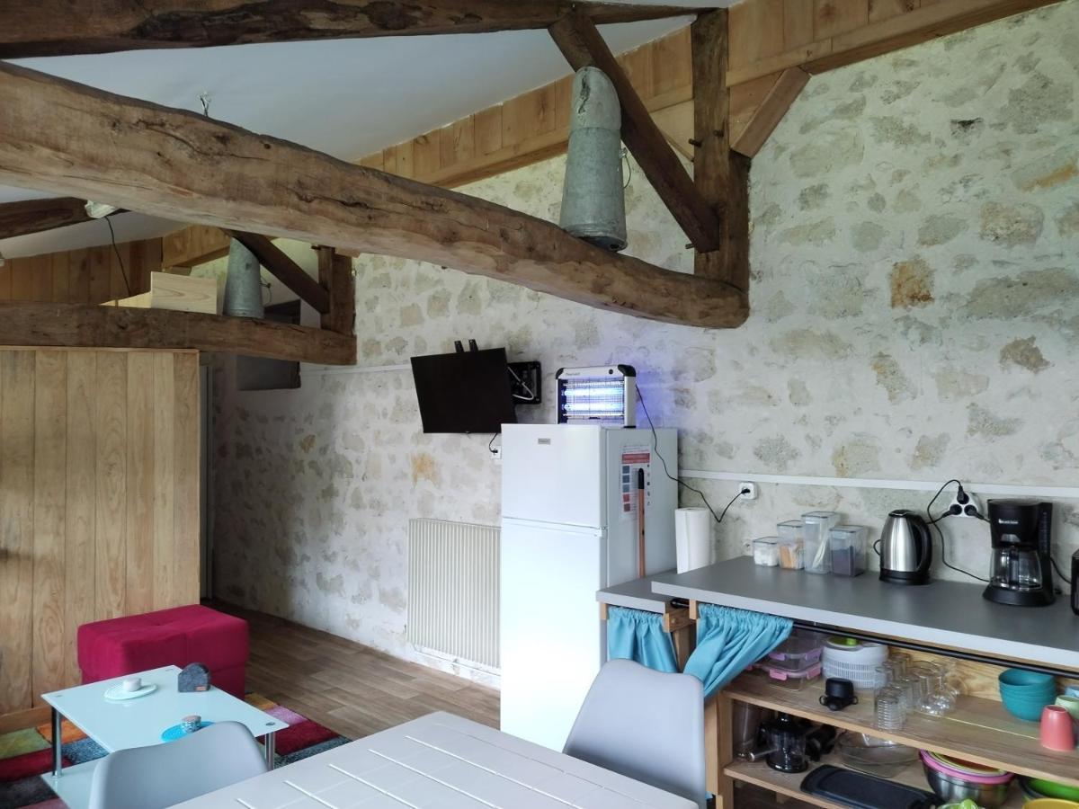 Chambre 2 A 4 Pers Gite Du Gardoir Boresse-et-Martron ภายนอก รูปภาพ
